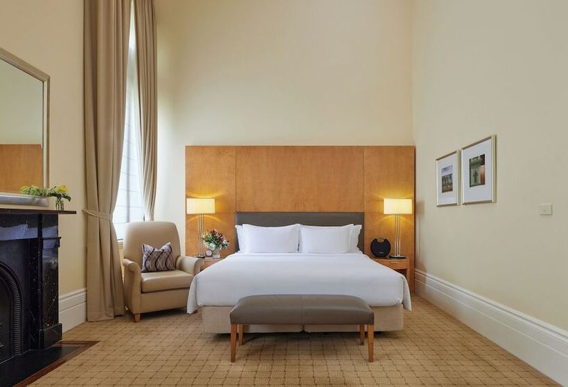Номер Superior, The Fullerton Hotel Sydney