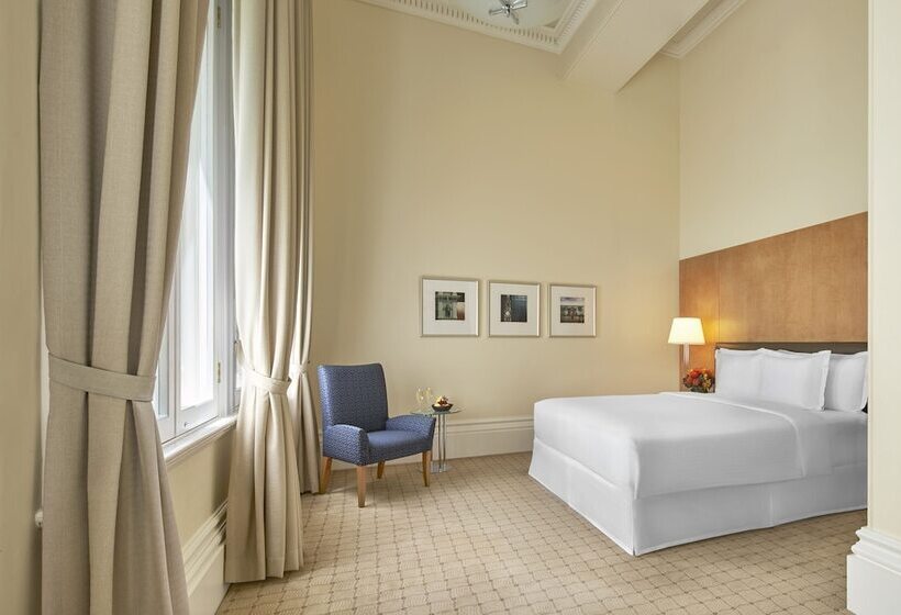 Номер Superior, The Fullerton Hotel Sydney