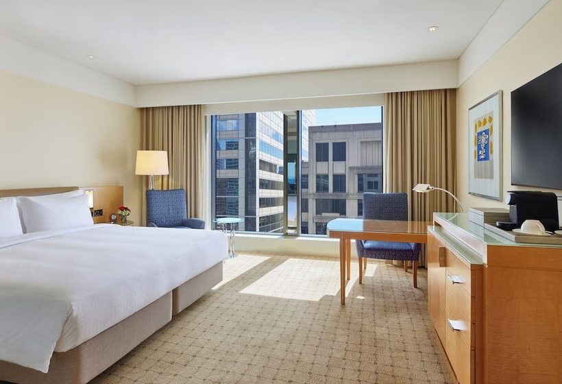 Номер Deluxe, The Fullerton Hotel Sydney