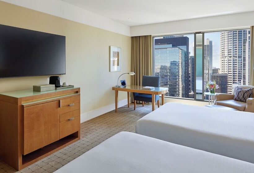 Номер Deluxe, The Fullerton Hotel Sydney