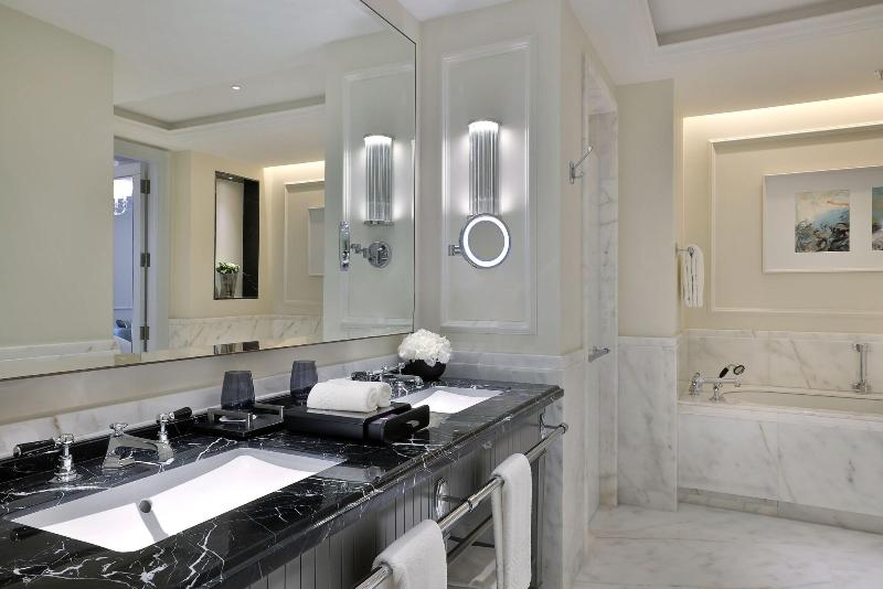 استودیوی استاندارد, The Lurline Randwick