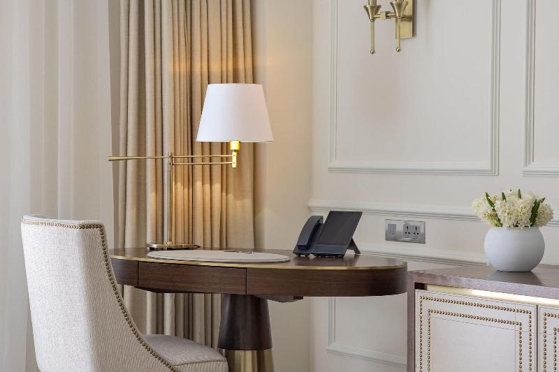 استودیوی استاندارد, The Lurline Randwick