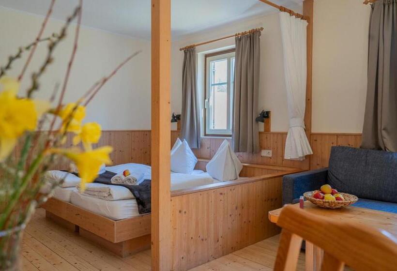 スタンダードスタジオ, Theater  Und Feriendorf Königsleitn Gmbh