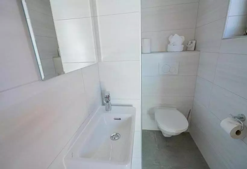 Huoneisto 1 Makuuhuone, Theater Und Feriendorf Königsleitn Gmbh