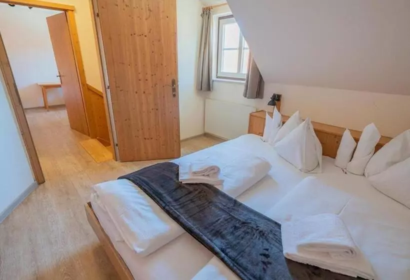 Huoneisto 1 Makuuhuone, Theater Und Feriendorf Königsleitn Gmbh