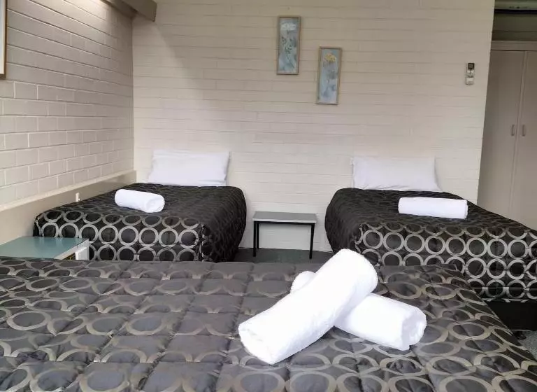 Perhehuone, Wangaratta Motor Inn