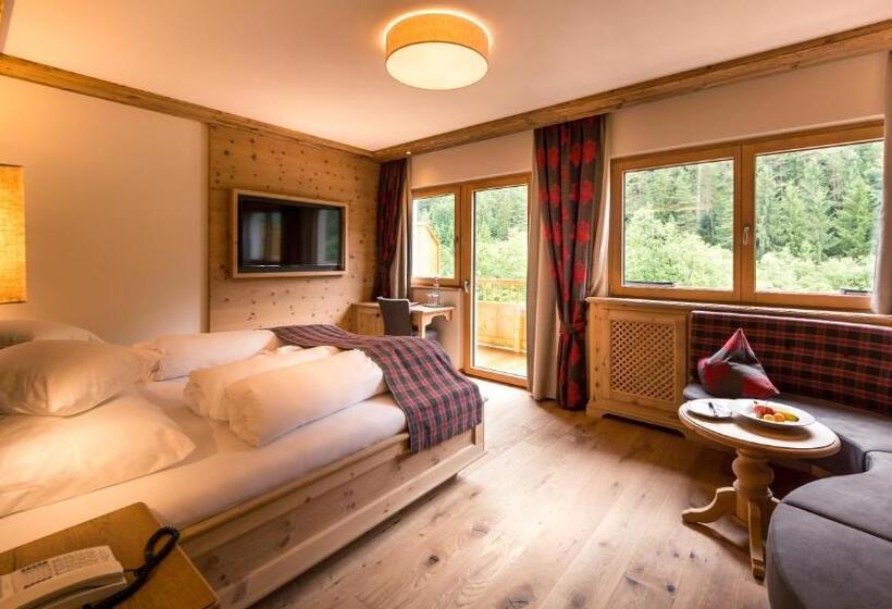 Люкс, Verwöhnhotel Kristall