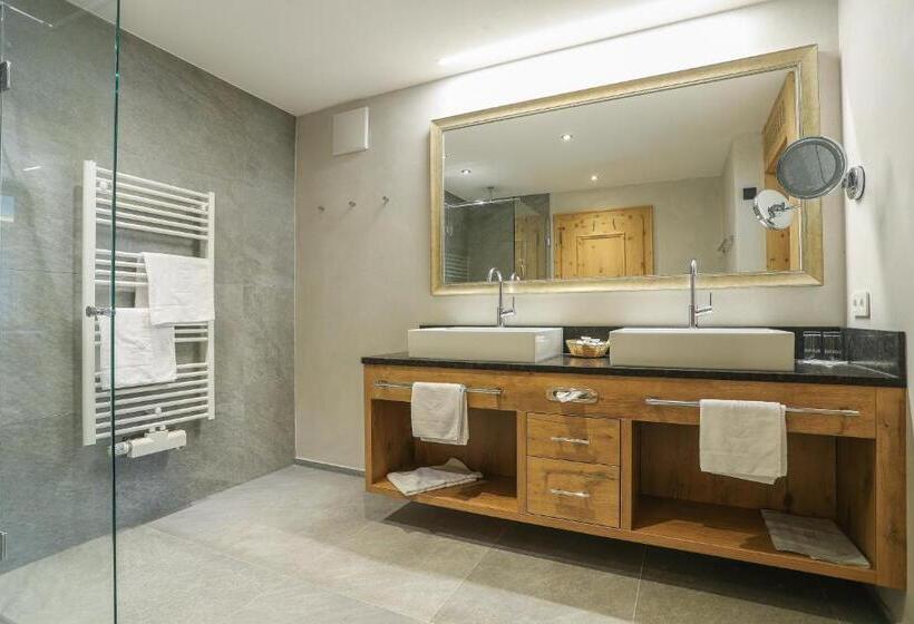 Люкс Повышенной Комфортности, Verwöhnhotel Kristall