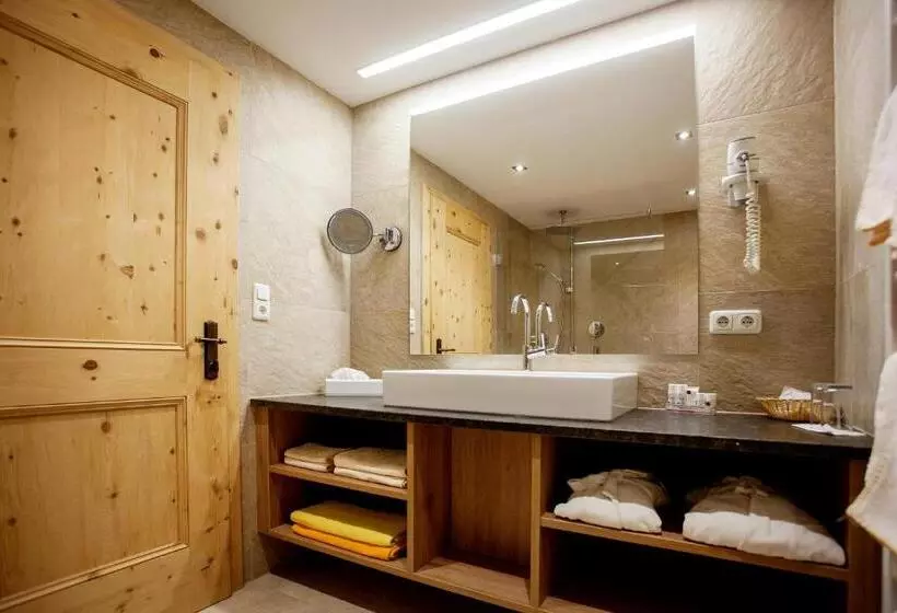 スイート, Verwöhnhotel Kristall