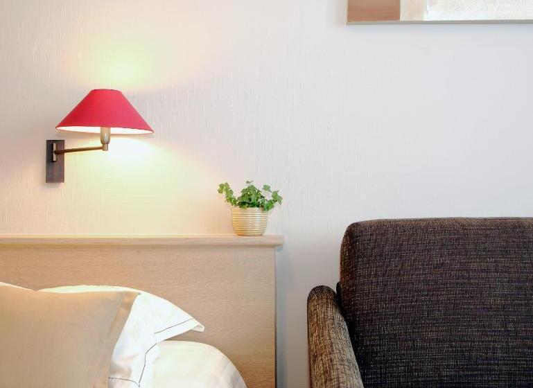 デラックスルーム, Ambassador