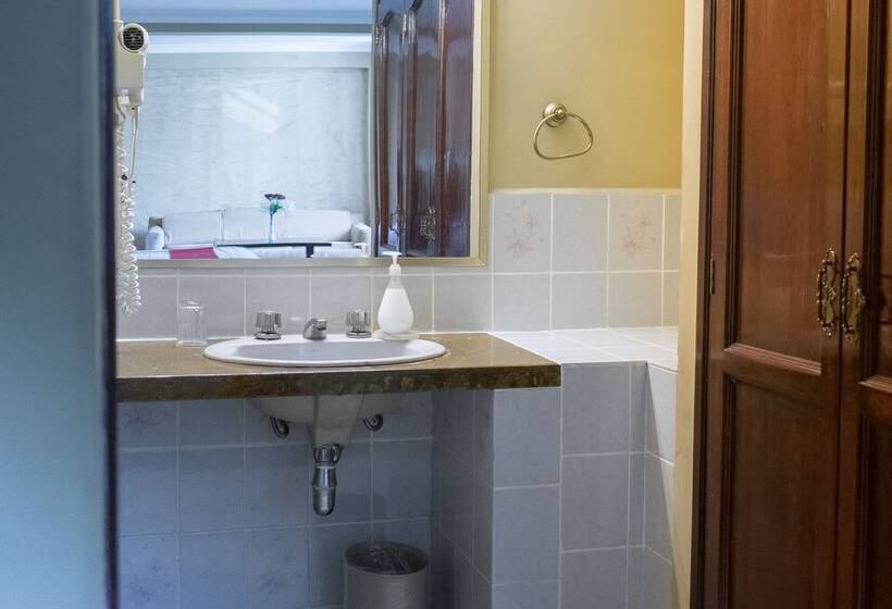 سوییت اجرایی, El Rey Palace