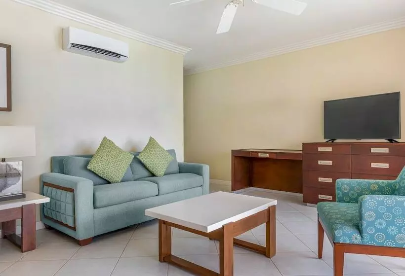 سوییت با چشم‌انداز دریا, Turtle Beach By Elegant Hotels   All Inclusive