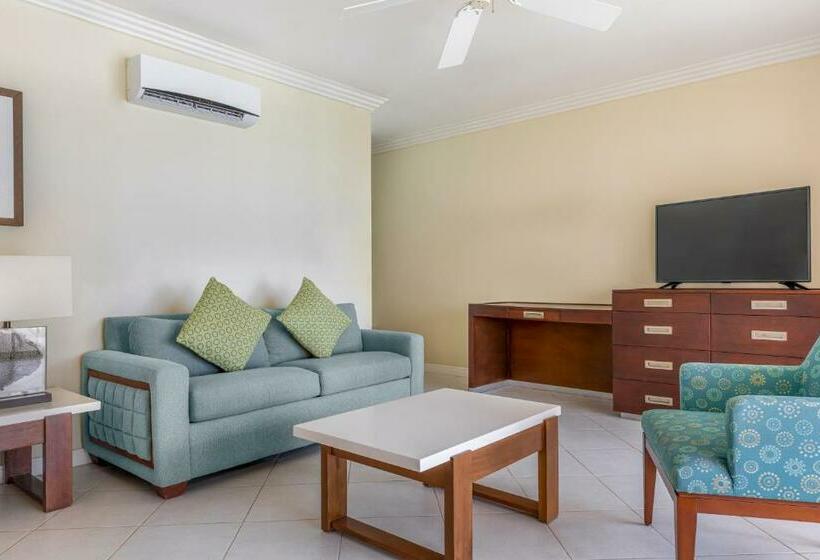 سوییت با چشمانداز دریا, Turtle Beach By Elegant Hotels All Inclusive