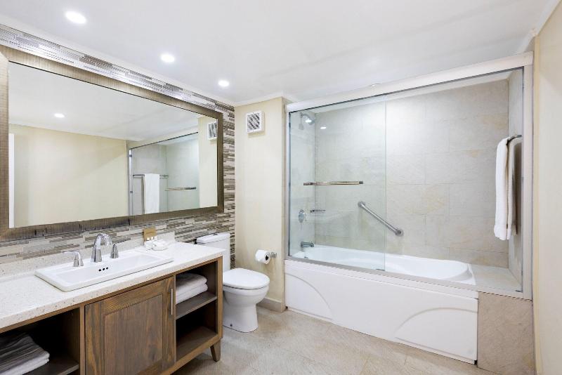 سوییت جونیور لوکس با چشمانداز دریا, Turtle Beach By Elegant Hotels All Inclusive