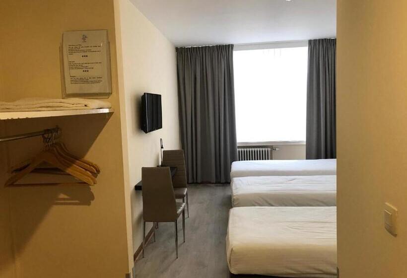 Номер Стандарт Трехместный, Slina Hotel Brussels