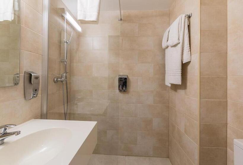 Четырехместный Номер Стандарт, Slina Hotel Brussels