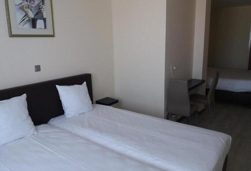 Четырехместный Номер Стандарт, Slina Hotel Brussels