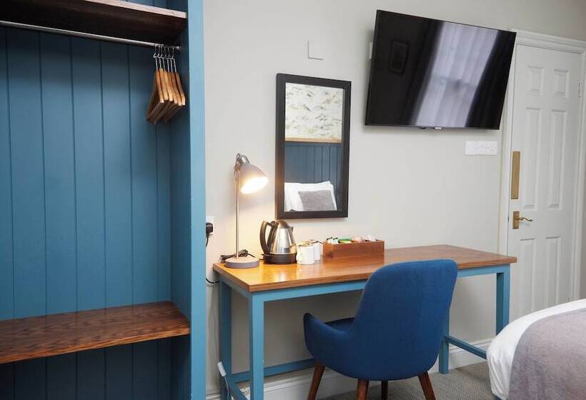 Номер Стандарт, Bell Hotel & Inn By Greene King Inns