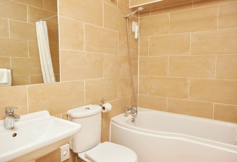 Номер Superior, Bell Hotel & Inn By Greene King Inns