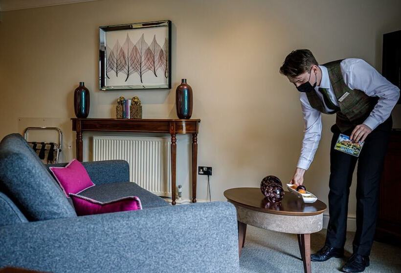 Полулюкс, Alexander House Hotel & Utopia Spa