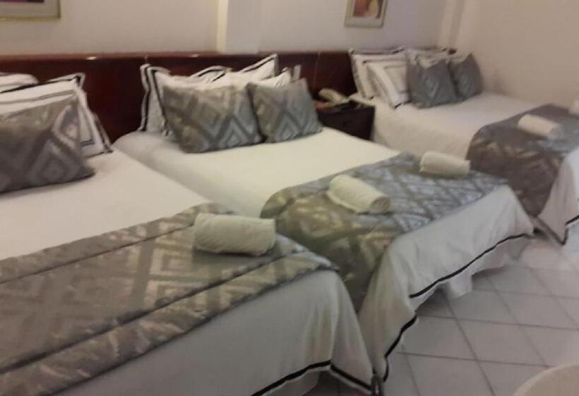 اتاق ساده سه‌ نفره, Arenal