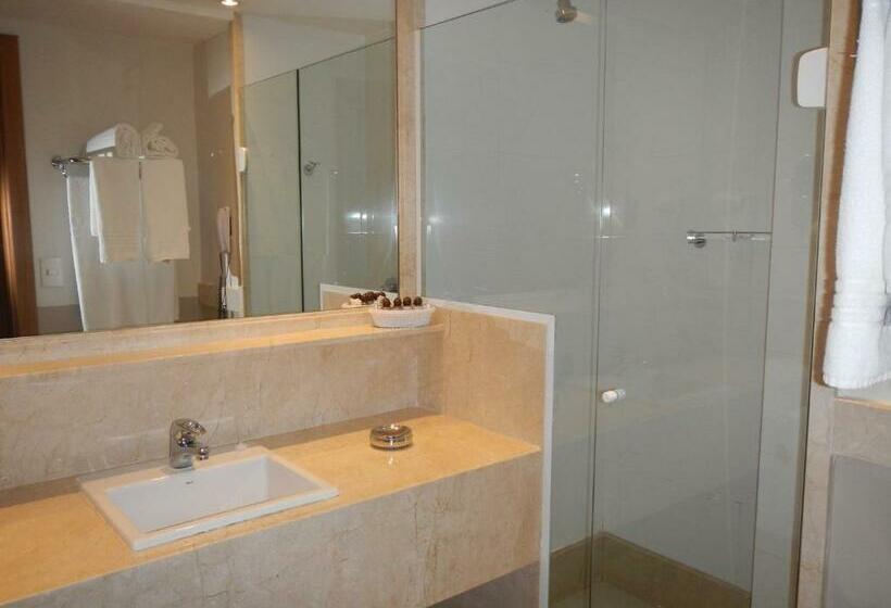 Deluxe Neljän Hengen Huone, Atlantico Praia