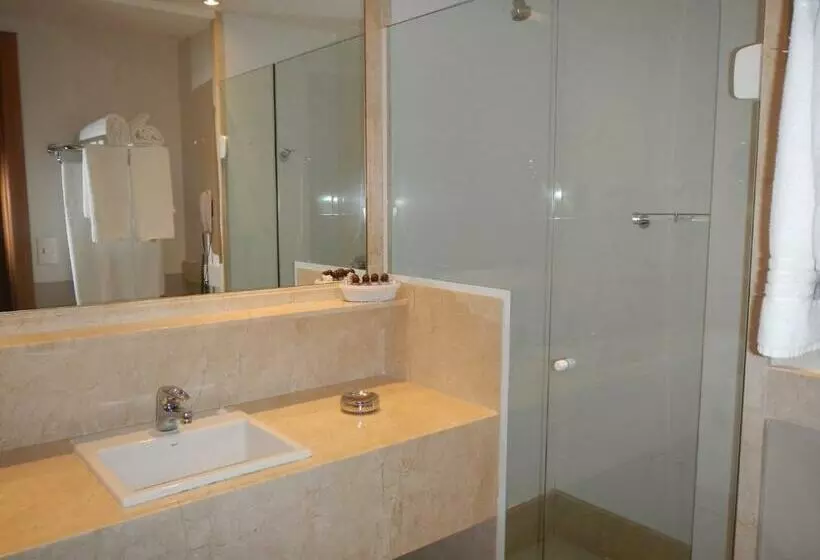 Deluxe Neljän Hengen Huone, Atlantico Praia