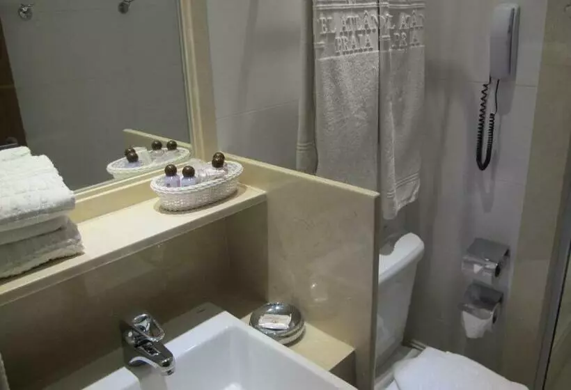 Deluxe Neljän Hengen Huone, Atlantico Praia