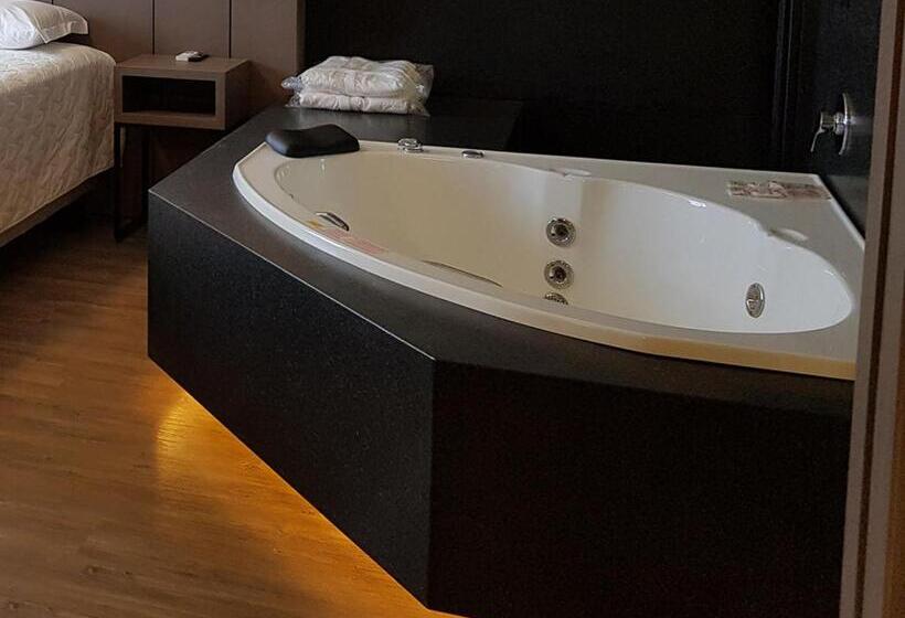 Люкс Deluxe Кровать Кинг, Complexo Eco Cataratas Resort By Sj