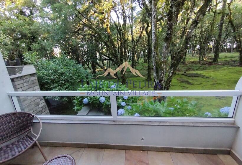 スタンダードスタジオ, Laje De Pedra Mountain Villageprime