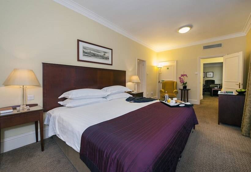 סוויטה, Macdonald Burlington