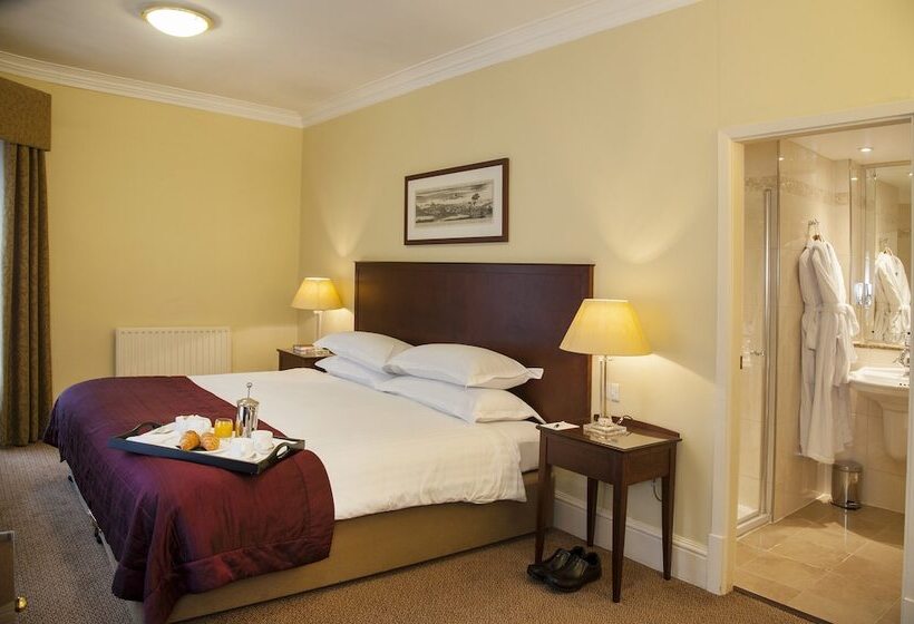 Suite, Macdonald Burlington