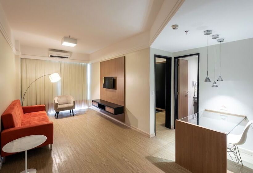 غرفة سوبيريور, Manhattan Plaza