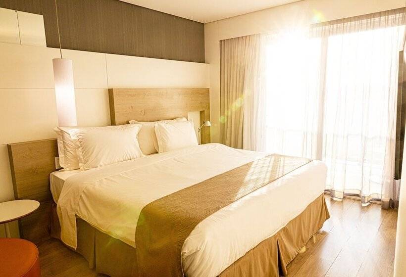 غرفة سوبيريور, Manhattan Plaza