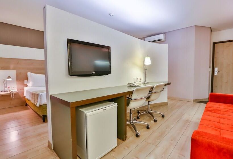 غرفة سوبيريور فردية, Manhattan Plaza