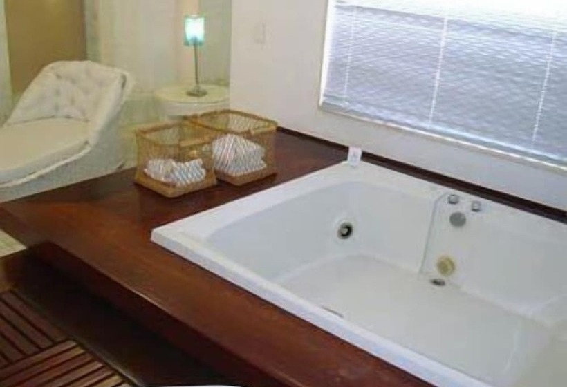 豪华房间, Phenícia Bittar