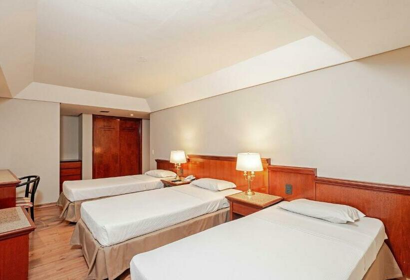 חדר סטנדרט לשלושה, Rede Andrade Braz