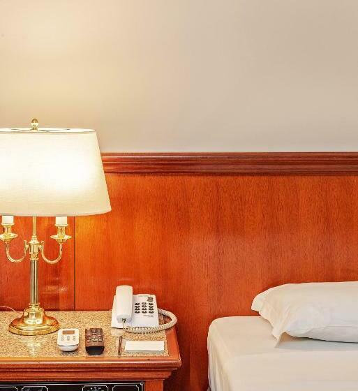 חדר סטנדרט לשלושה, Rede Andrade Braz