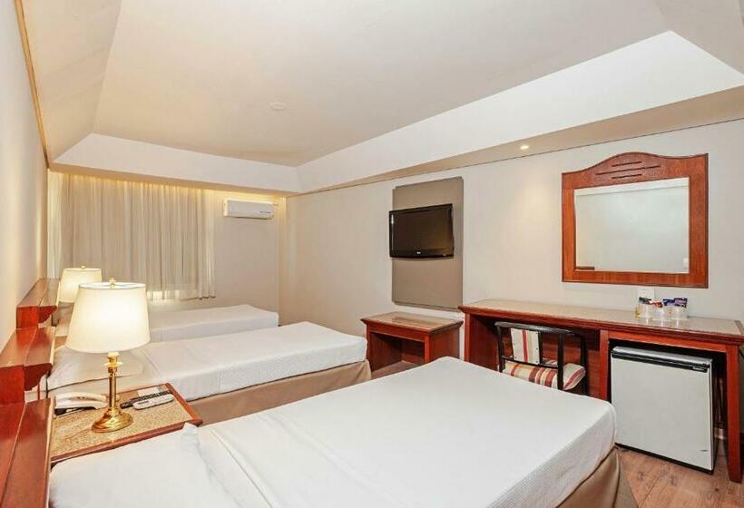 חדר סטנדרט לשלושה, Rede Andrade Braz