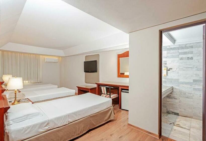 חדר סטנדרט לשלושה, Rede Andrade Braz