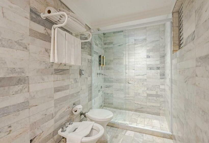 חדר סטנדרט לשלושה, Rede Andrade Braz