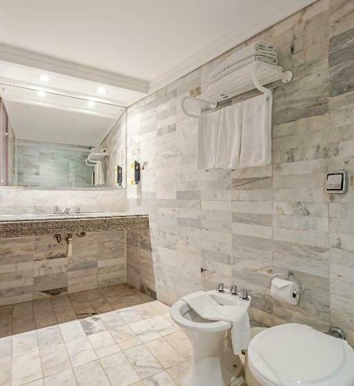 חדר סטנדרט לשלושה, Rede Andrade Braz