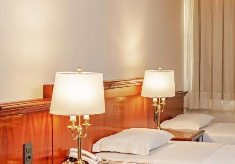 חדר סטנדרט לשלושה, Rede Andrade Braz