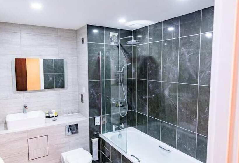 Семейный Номер, Rossett Hall