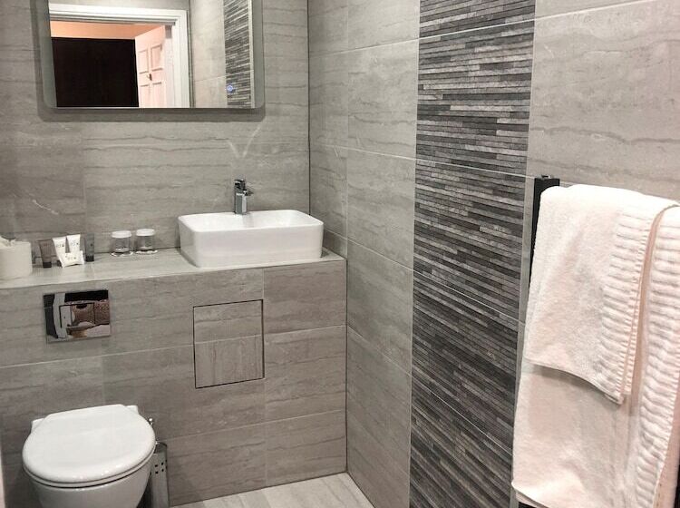 Семейный Номер, Rossett Hall