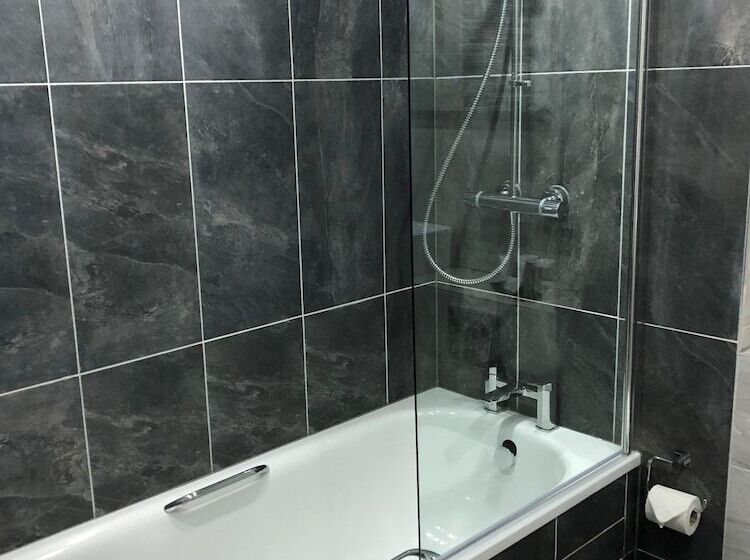 Семейный Номер, Rossett Hall