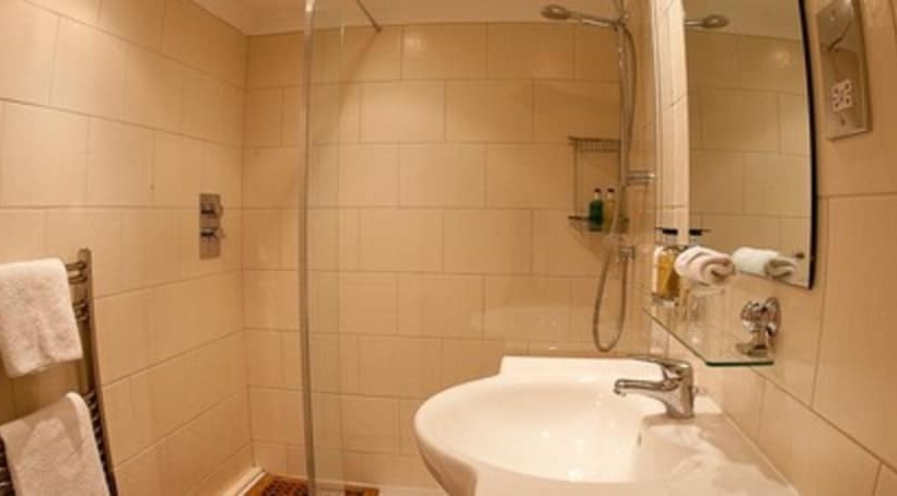 スタンダードルーム, Stirrups