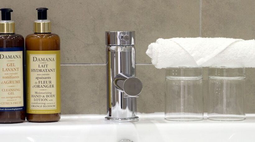 エクゼクティブルーム, Stirrups