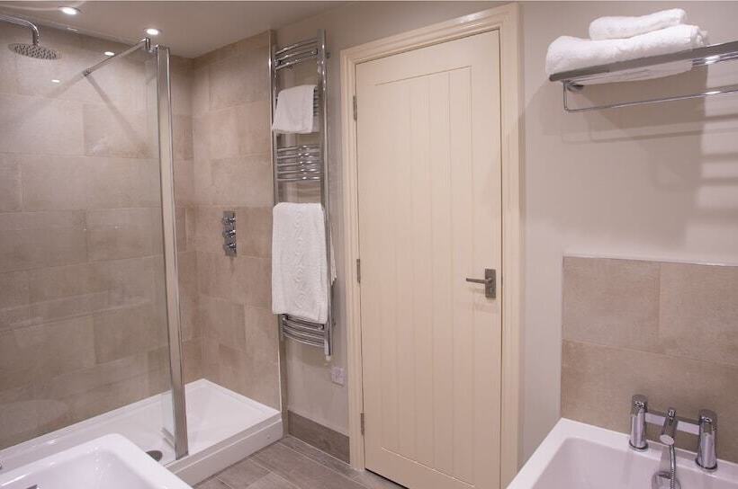 エクゼクティブルーム, Stirrups