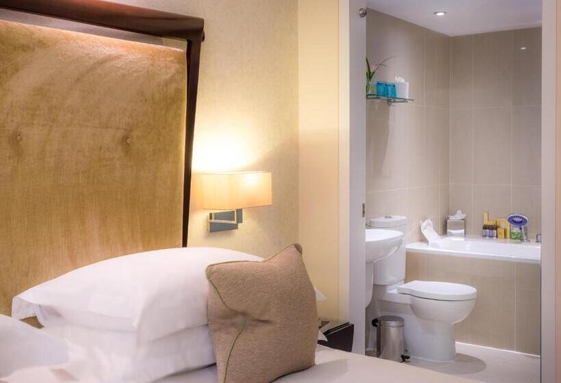 سوییت جونیور, Ten Manchester Street